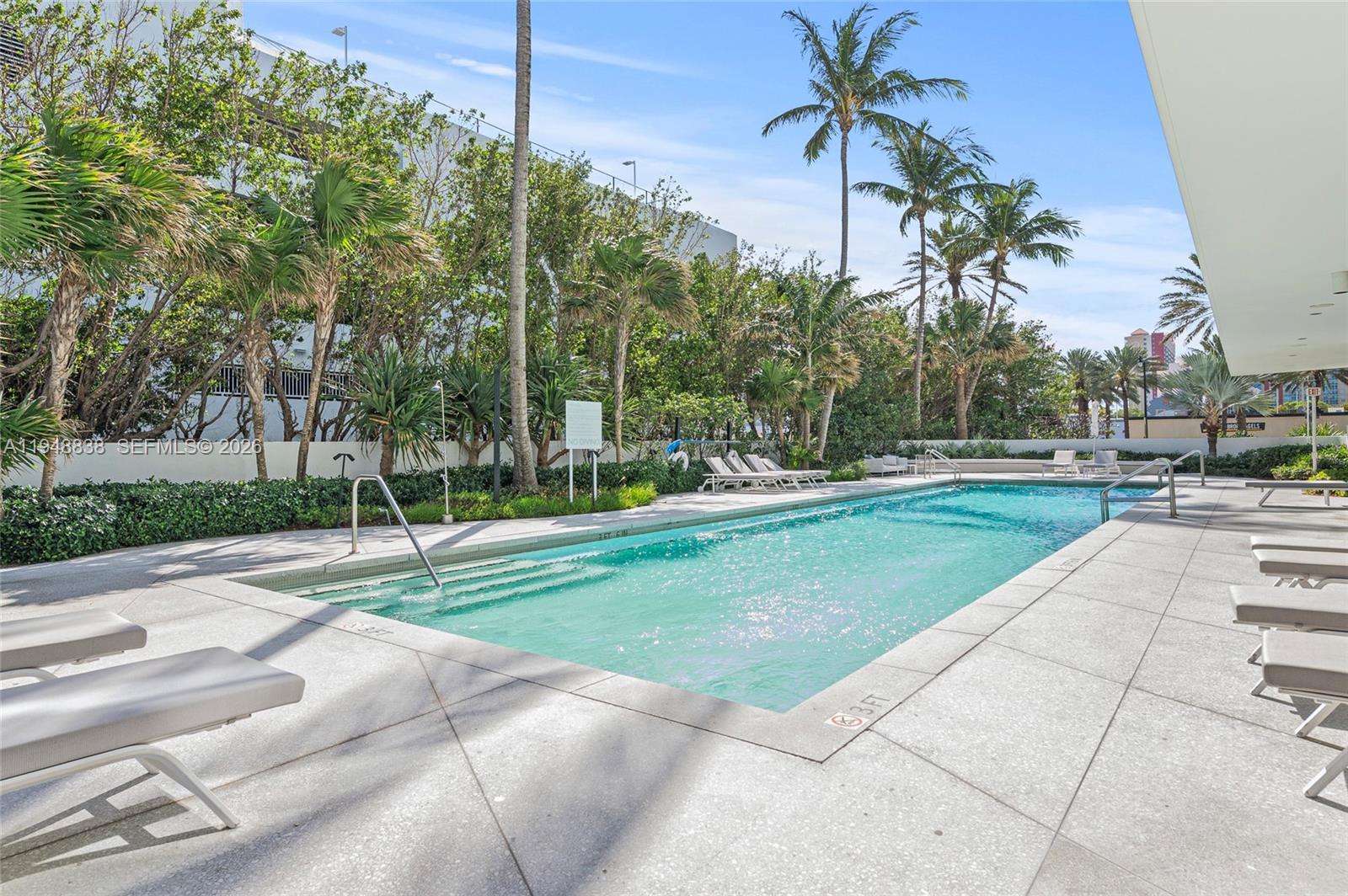 JADE SIGNATURE CONDO - Residential