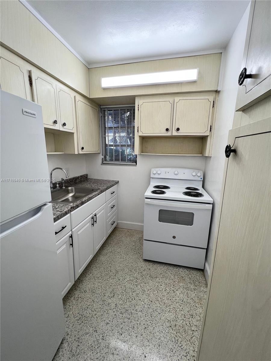 CITY OF MIAMI SOUTH - Residential Lease