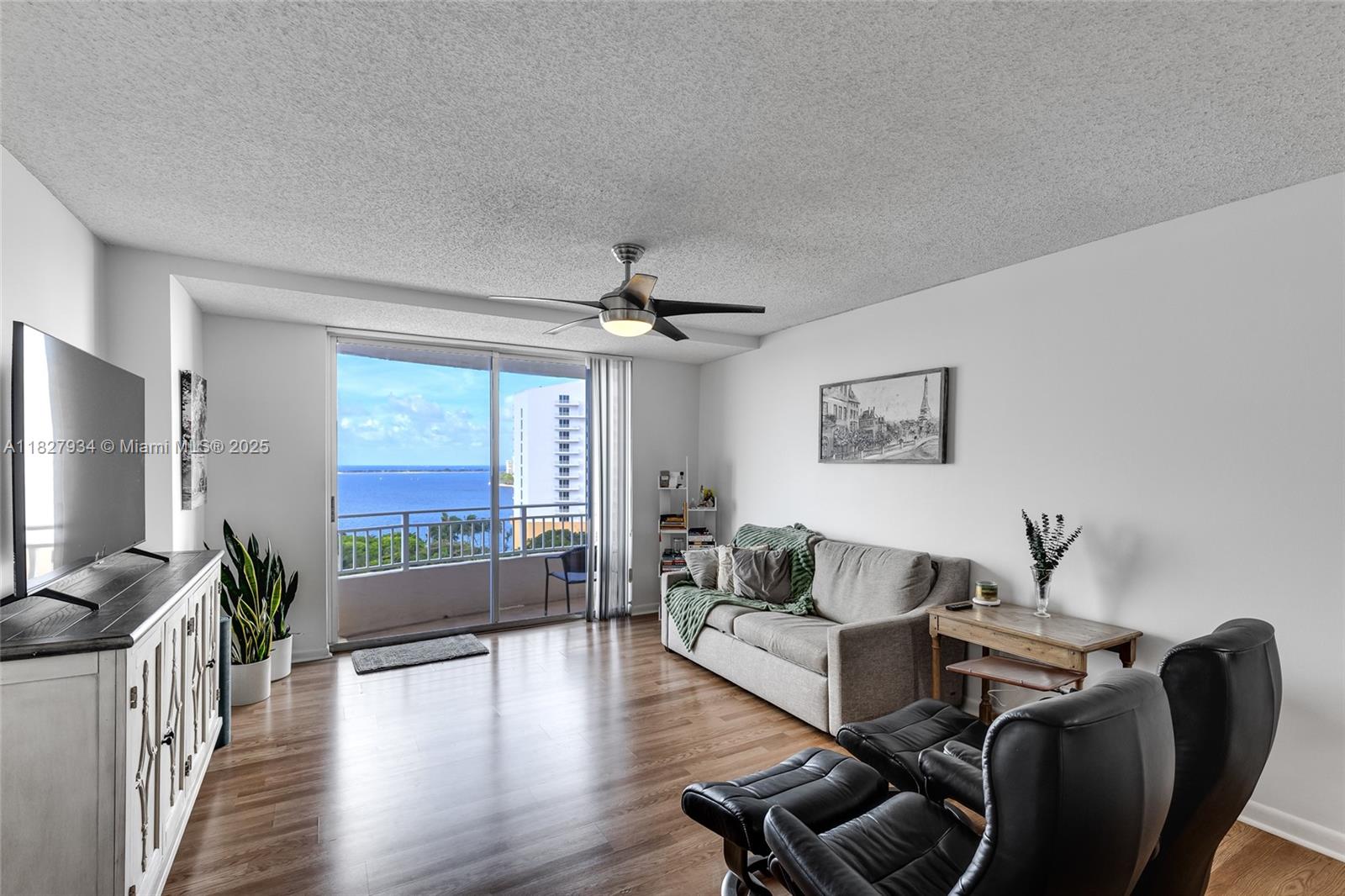 ISOLA CONDO - Residential