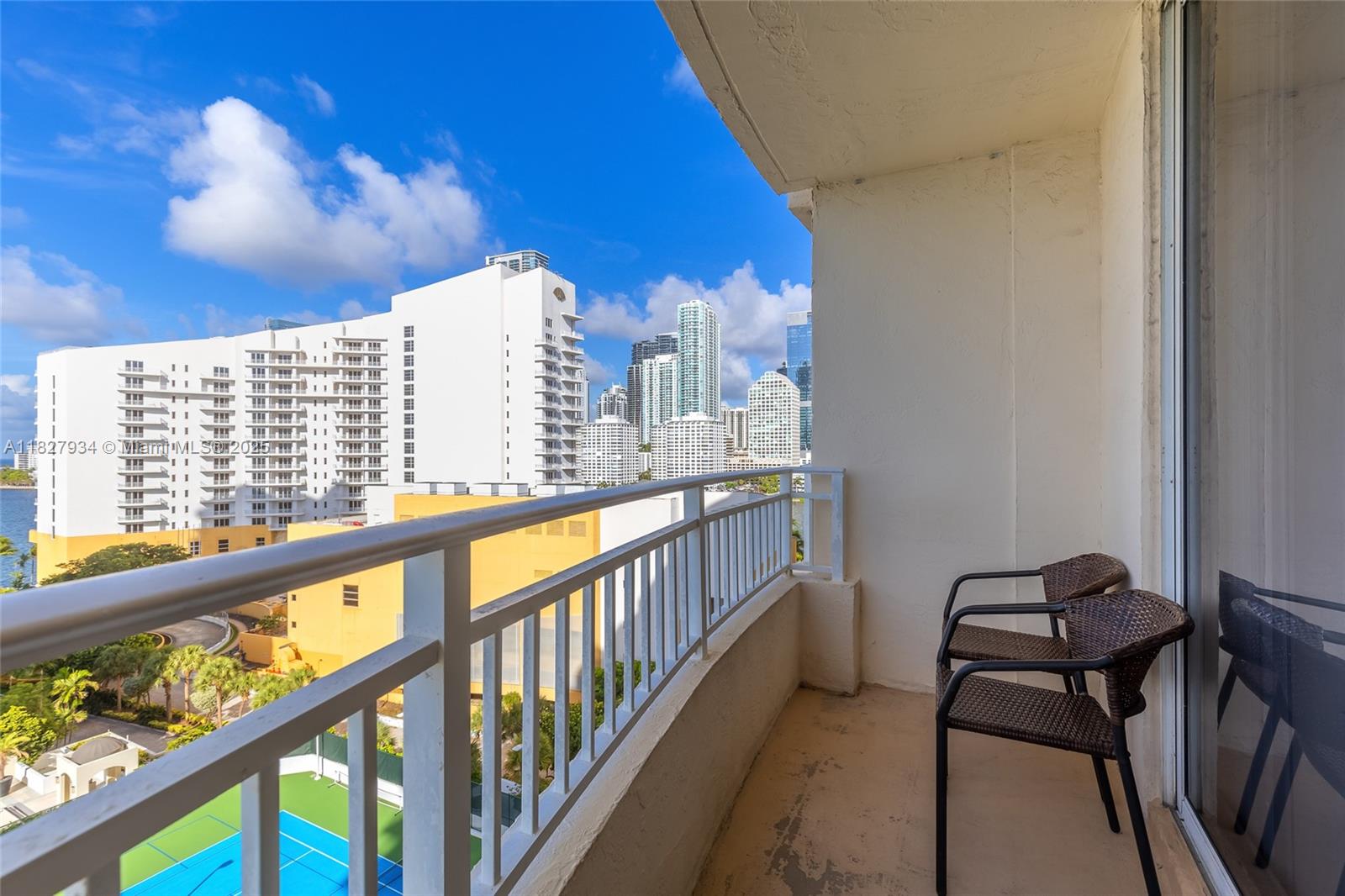 ISOLA CONDO - Residential