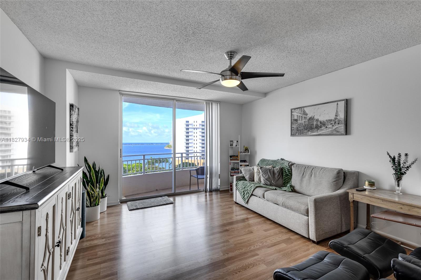 ISOLA CONDO - Residential