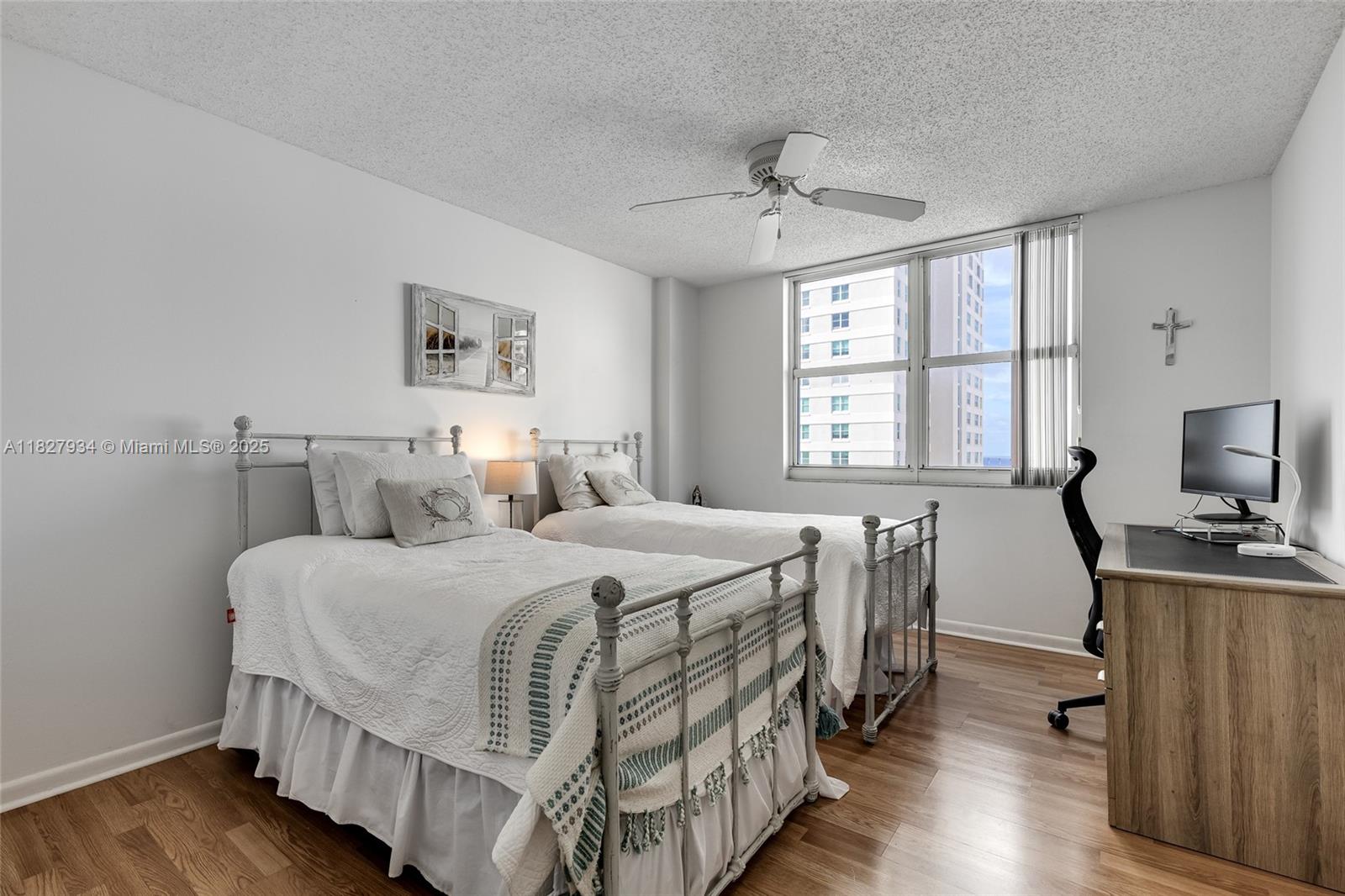 ISOLA CONDO - Residential