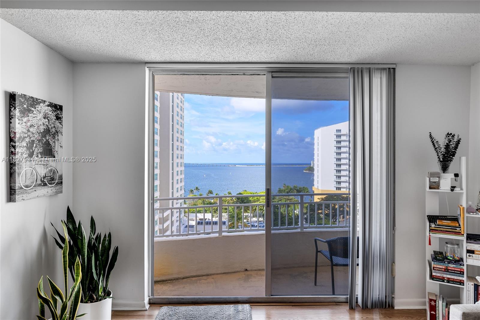 ISOLA CONDO - Residential