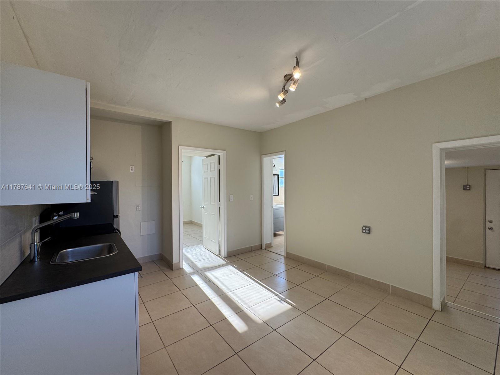 EVANSTON HEIGHTS - Residential Lease