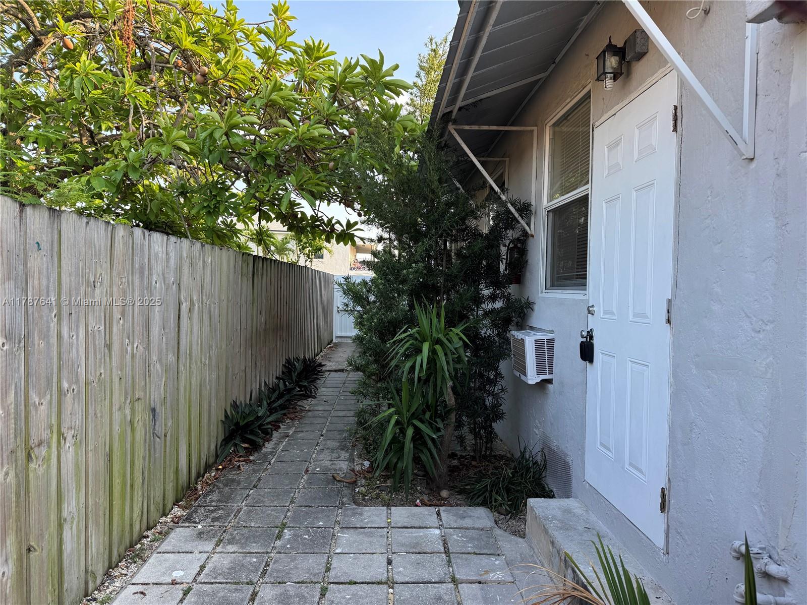EVANSTON HEIGHTS - Residential Lease