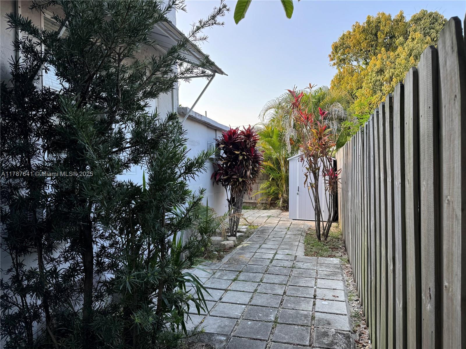 EVANSTON HEIGHTS - Residential Lease