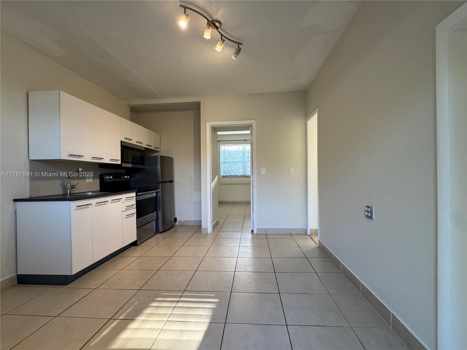 EVANSTON HEIGHTS - Residential Lease