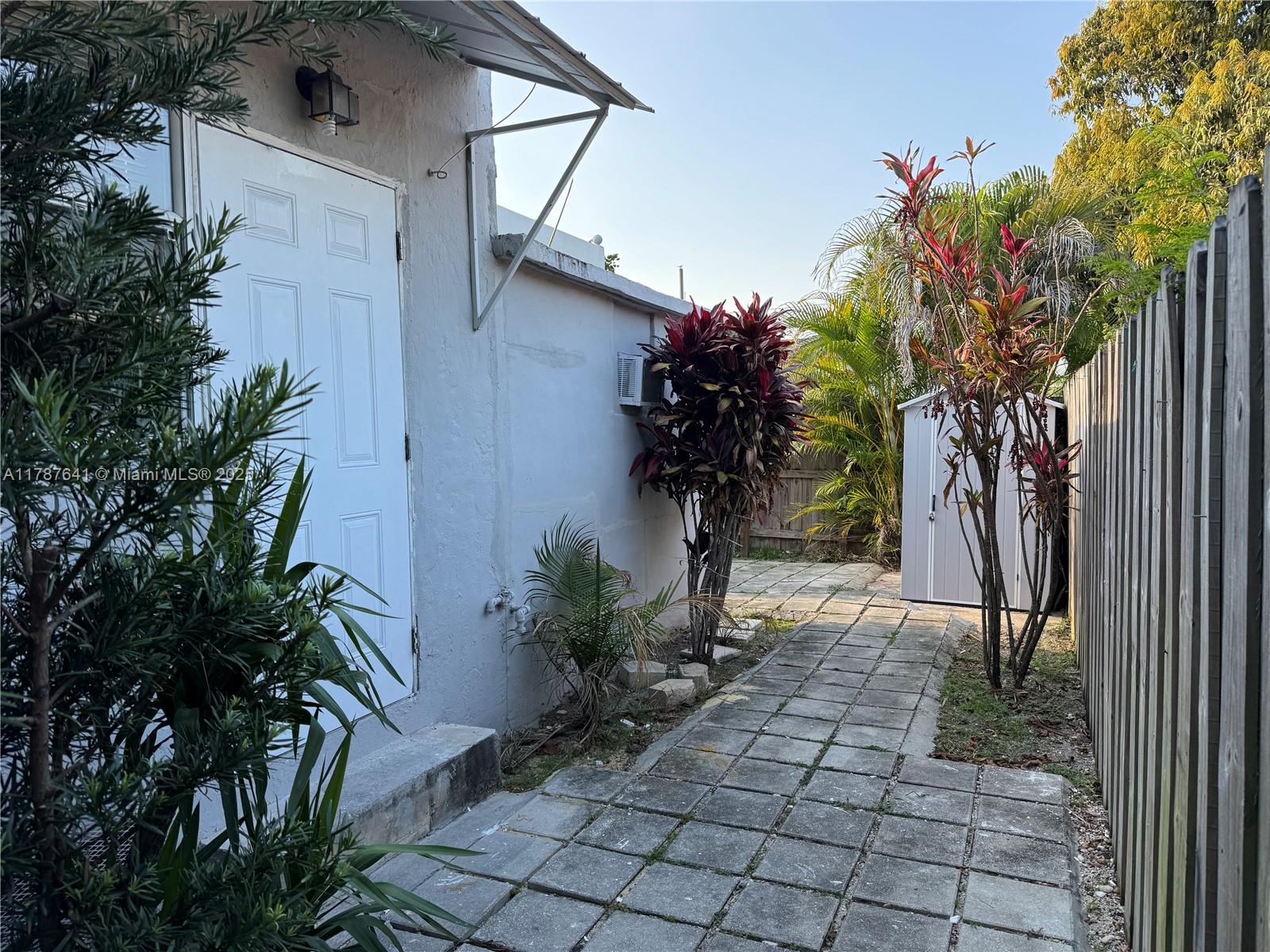 EVANSTON HEIGHTS - Residential Lease