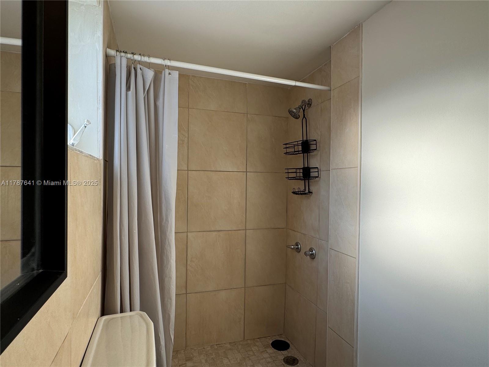 EVANSTON HEIGHTS - Residential Lease