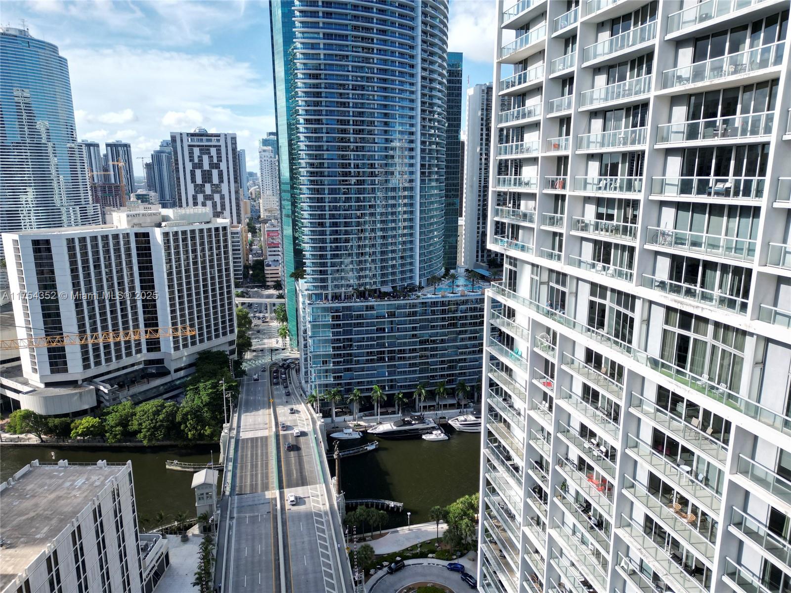 ICON BRICKELL CONDO NO 3 - Residential