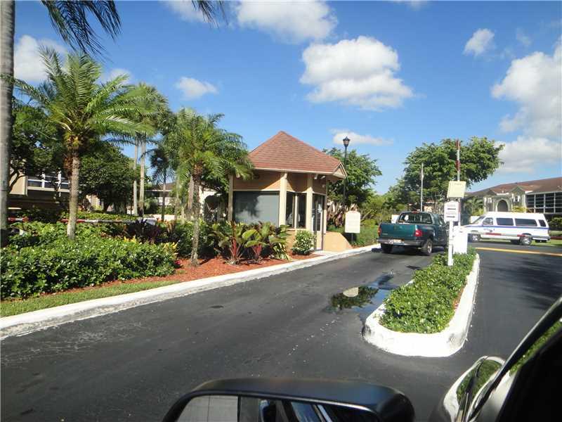 DORAL PARK COUNTRY CLUB - Residential Lease