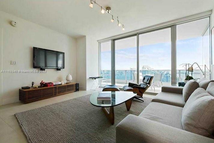 Largest one bedroom water view unit at the Epic with impressive panoramic views of the city’s skyline.  Enjoy all hotel amenities- pools, Spa, onsite restaurants and much more. Walking distance to Bayside, Brickell City Center, restaurants and metro rail.  Unit is offered furnished and ready for occupancy.