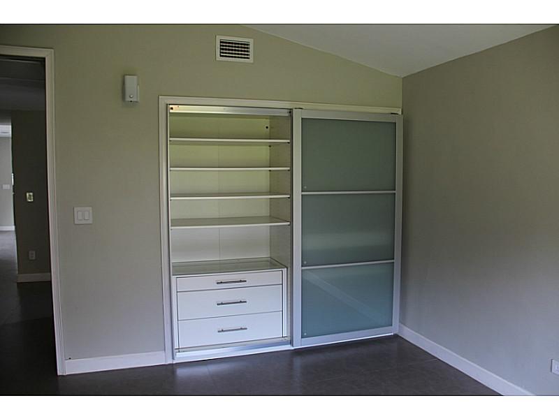 OAKRIDGE ESTS SEC 3 - Residential Lease