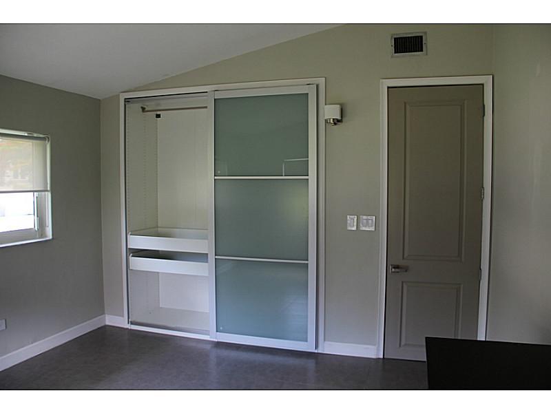 OAKRIDGE ESTS SEC 3 - Residential Lease