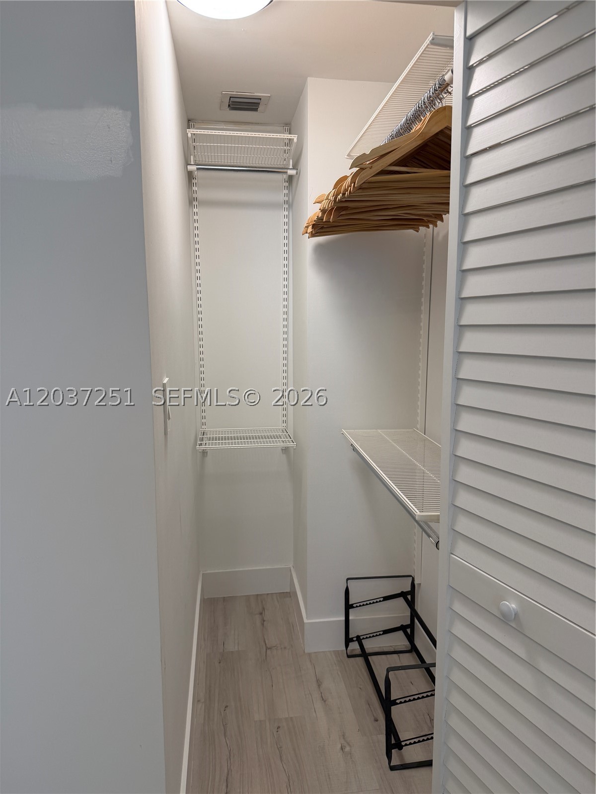LOFTS AT MAYFAIR CONDO - Residential Lease