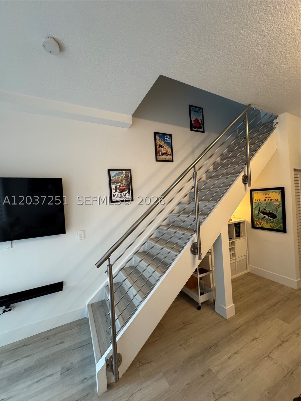LOFTS AT MAYFAIR CONDO - Residential Lease