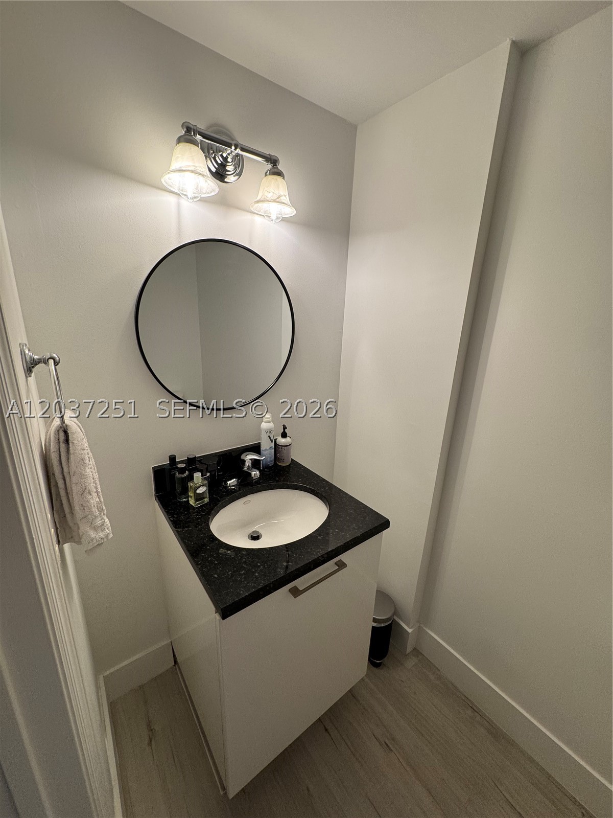 LOFTS AT MAYFAIR CONDO - Residential Lease