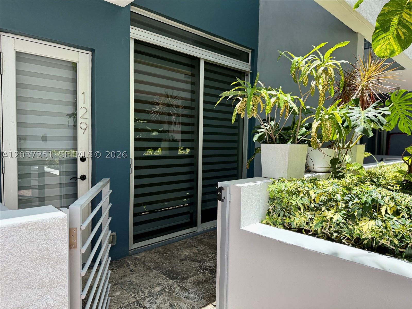 LOFTS AT MAYFAIR CONDO - Residential Lease