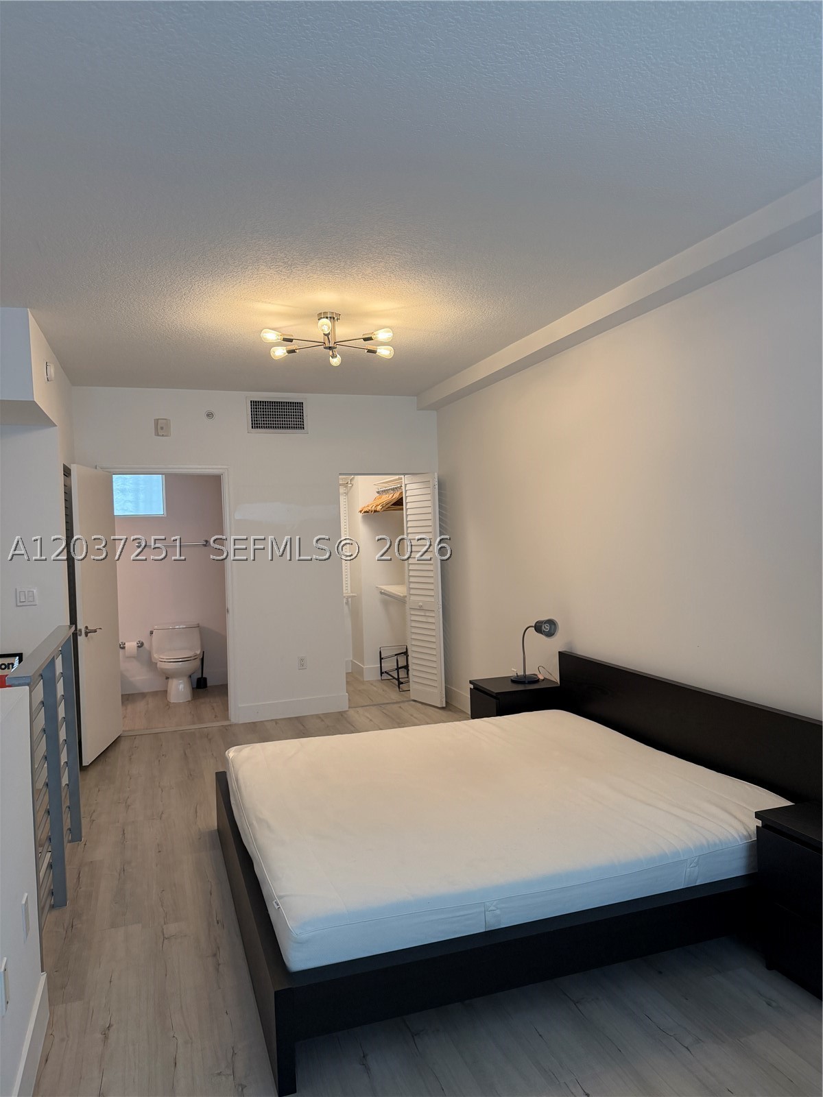 LOFTS AT MAYFAIR CONDO - Residential Lease