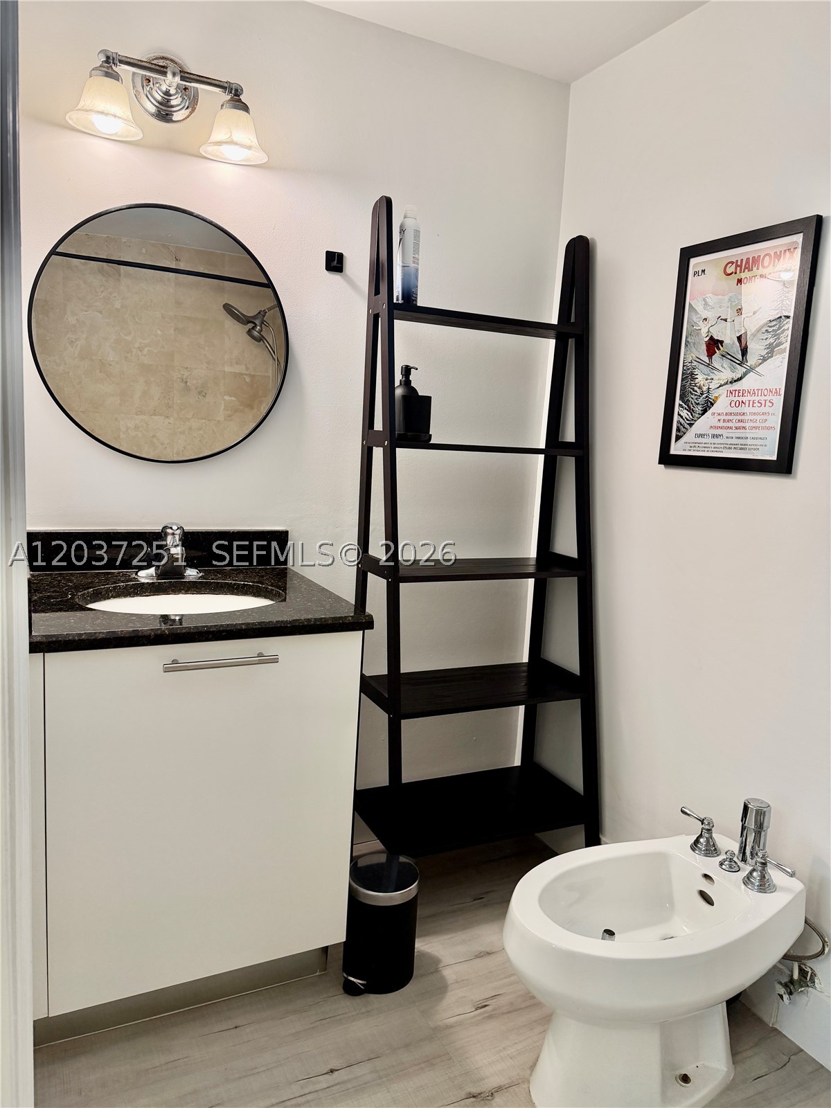 LOFTS AT MAYFAIR CONDO - Residential Lease