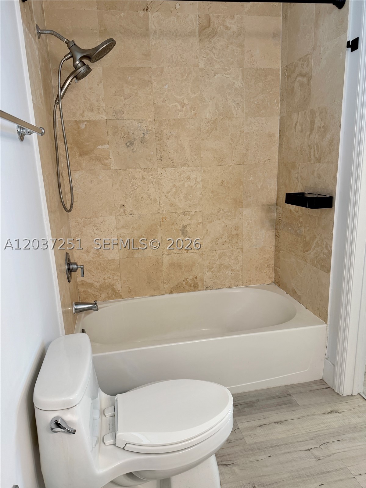 LOFTS AT MAYFAIR CONDO - Residential Lease
