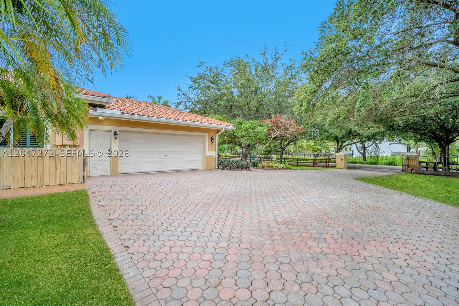 ROLLING OAKS - Residential