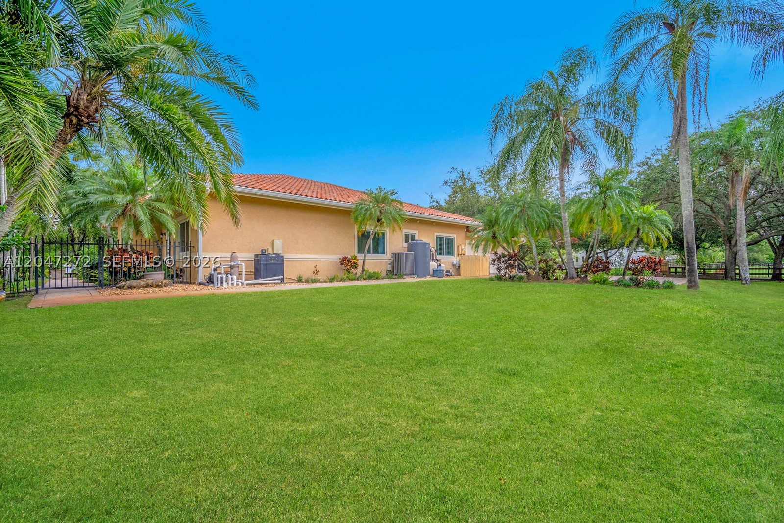 ROLLING OAKS - Residential