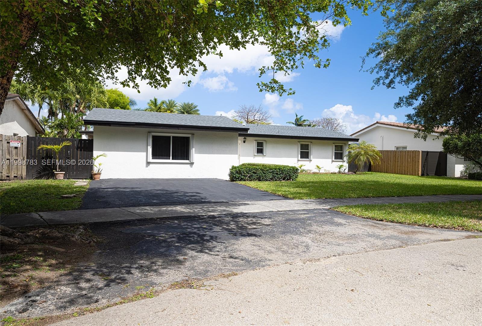 FIRST ADDN TO CALUSA CLUB - Residential