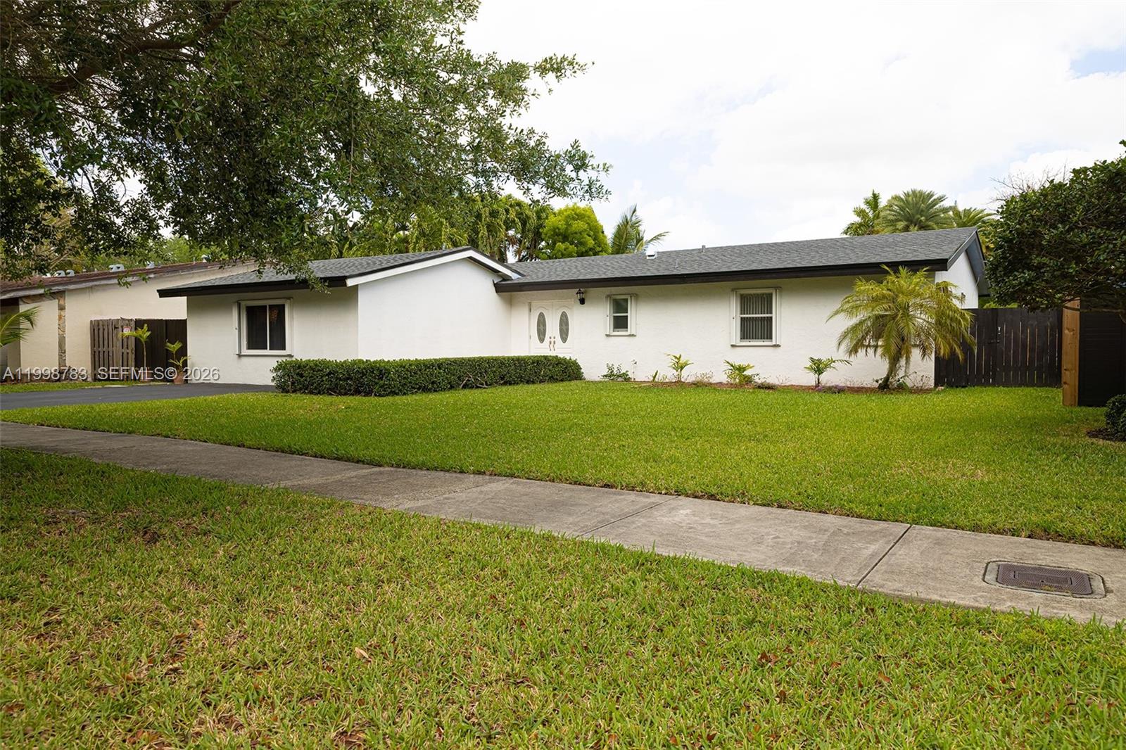FIRST ADDN TO CALUSA CLUB - Residential