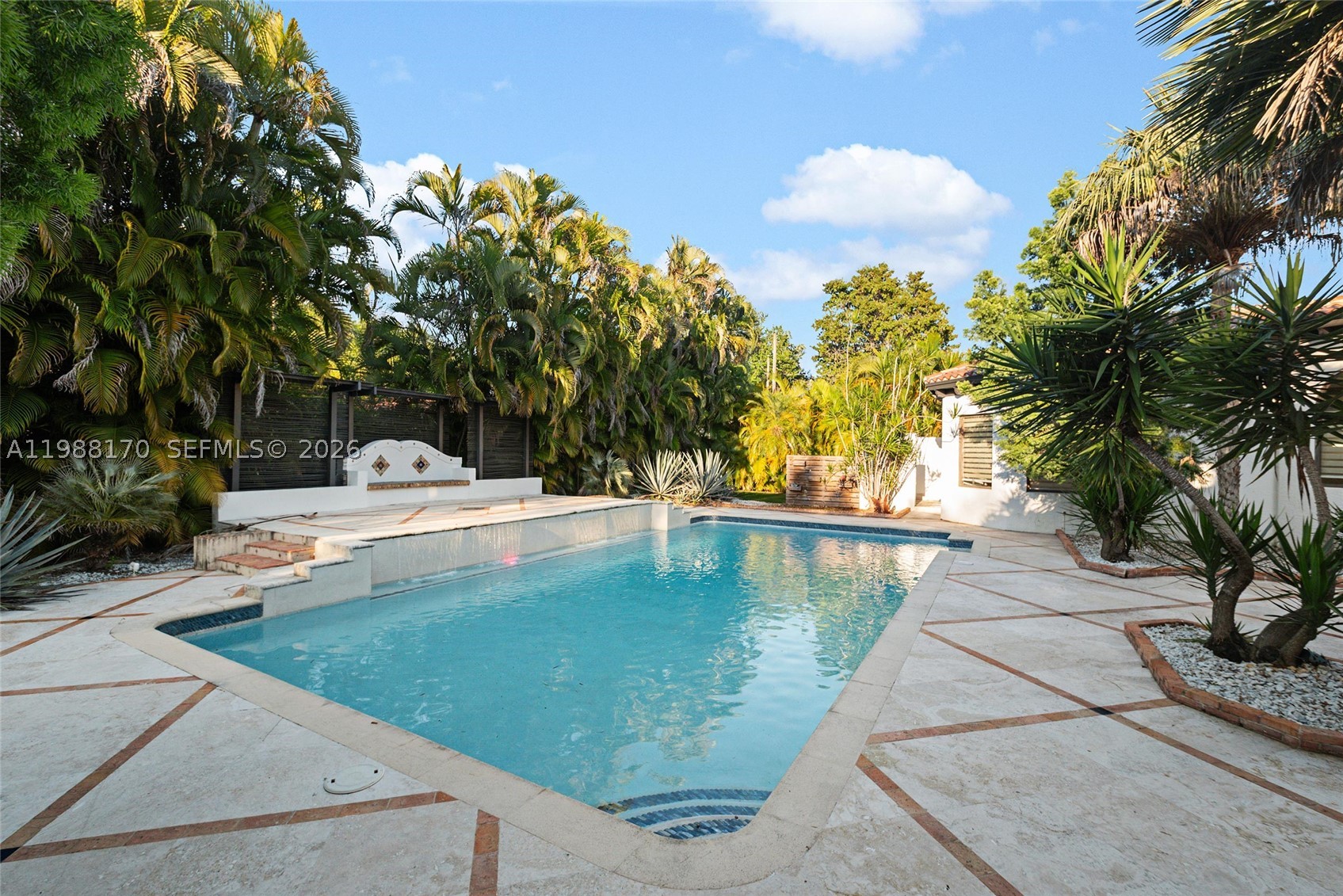 CORAL GABLES SEC E - Residential