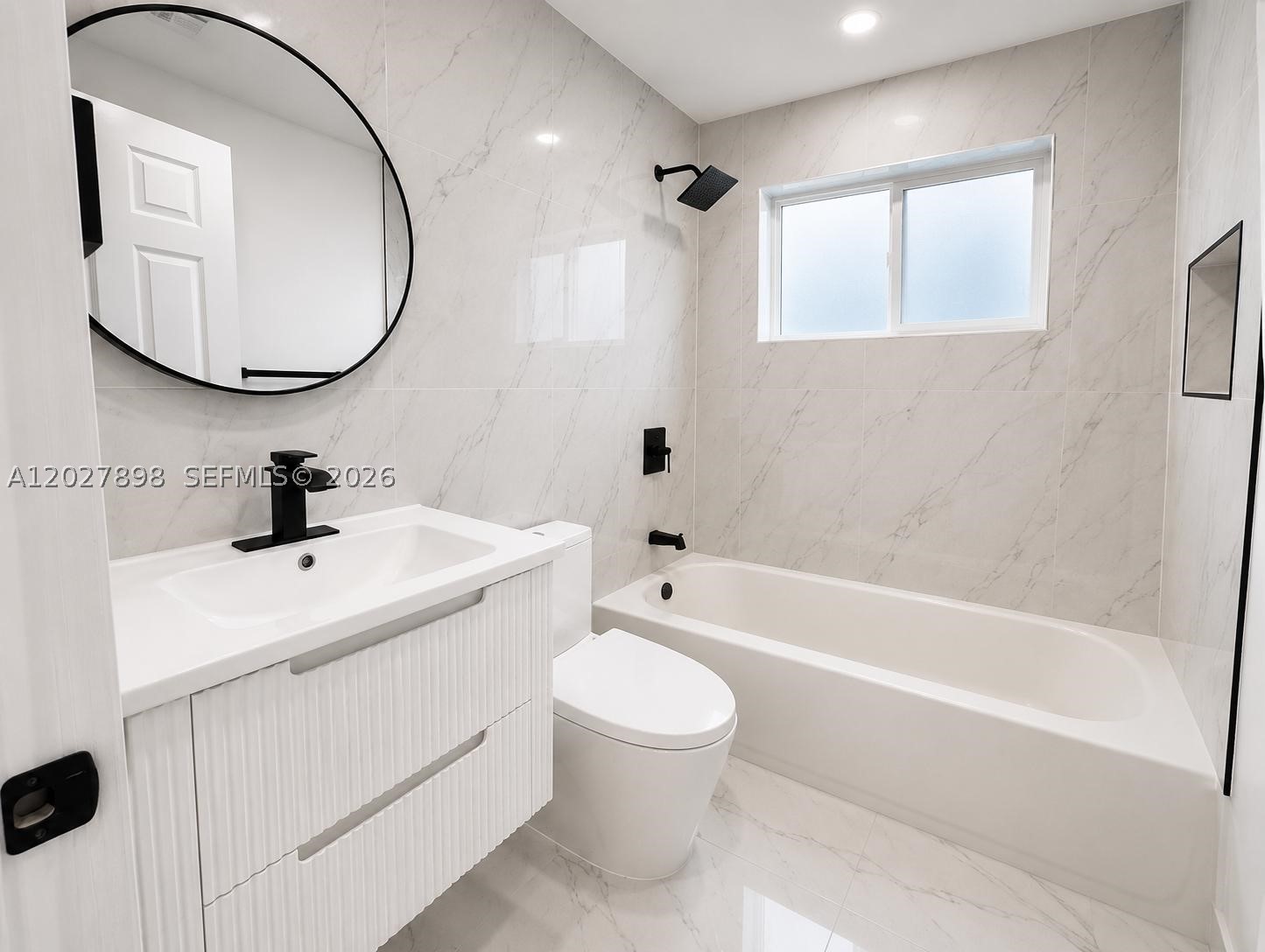 ROYAL PALMS PARK - Residential
