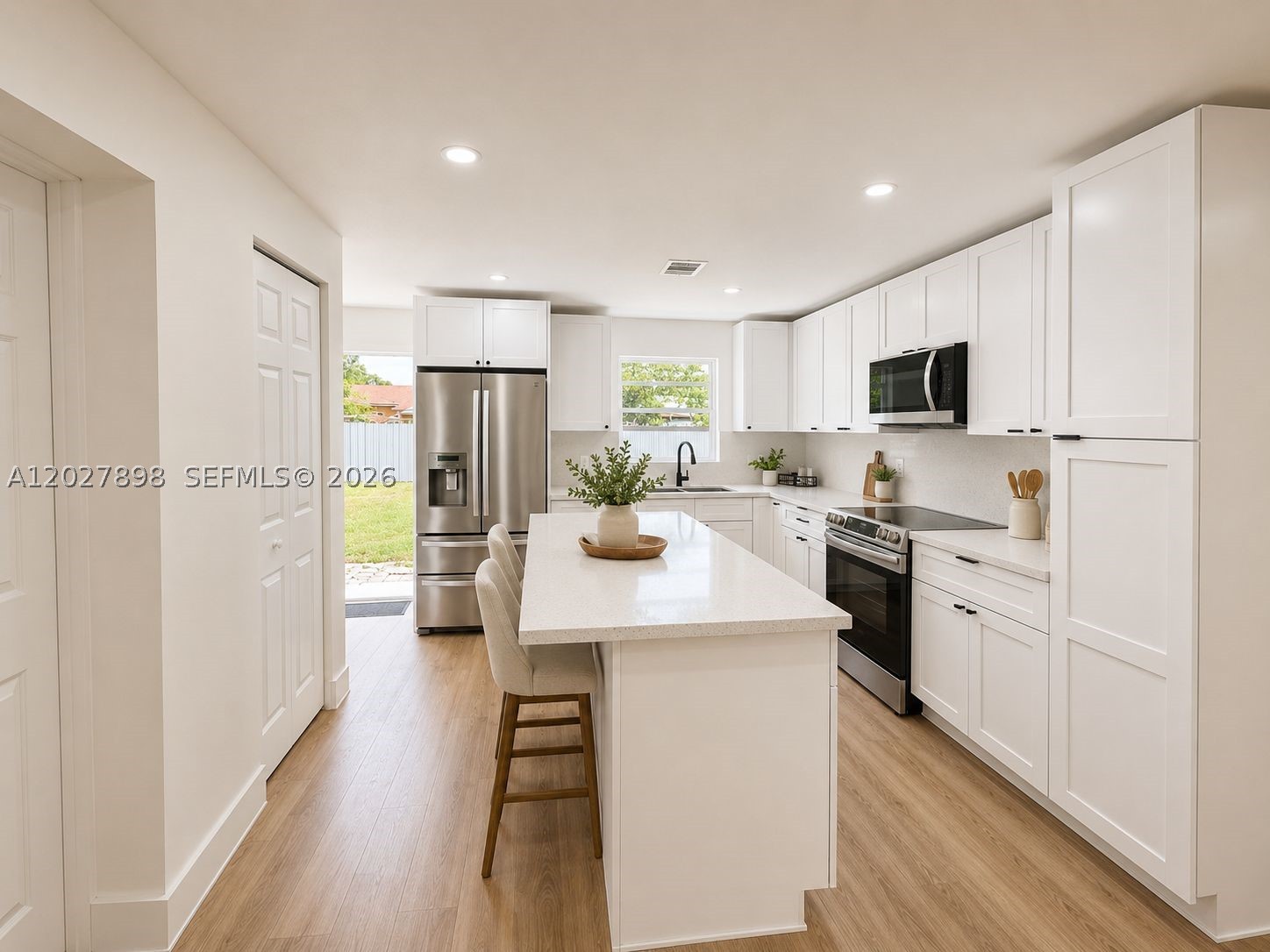 ROYAL PALMS PARK - Residential