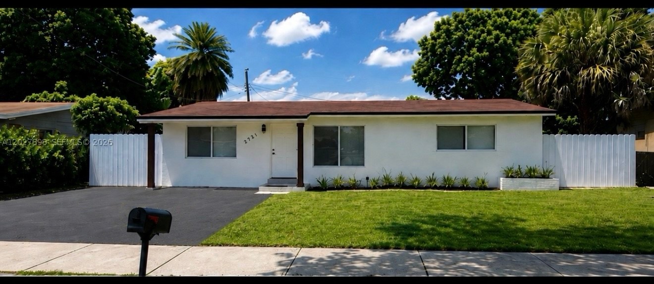 ROYAL PALMS PARK - Residential