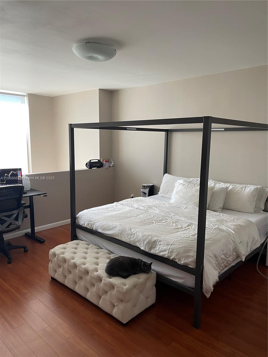 EASTSIDE AT AVENTURA COND - Residential