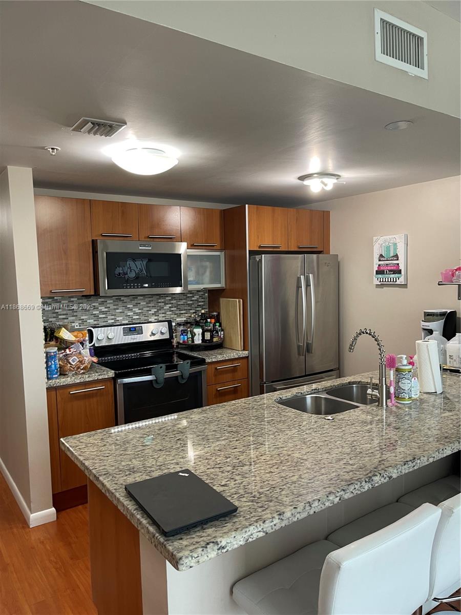 EASTSIDE AT AVENTURA COND - Residential