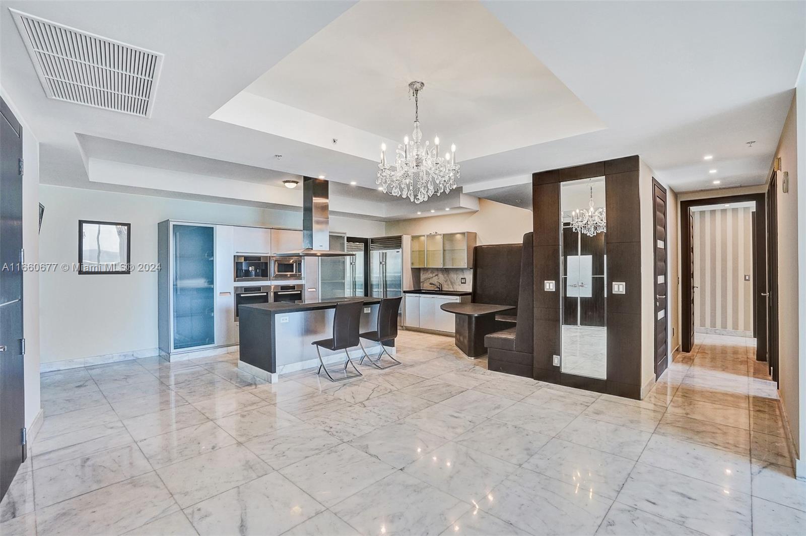 TRUMP ROYALE - Residential