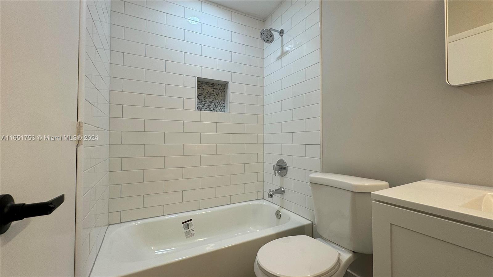 HILLMONT MIDDLE RIVER VIS - Residential Lease
