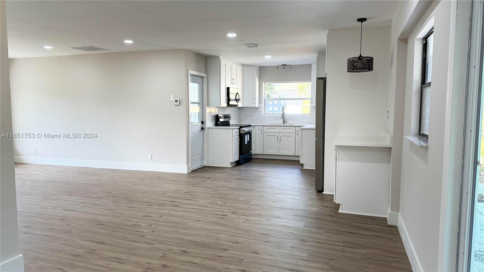 HILLMONT MIDDLE RIVER VIS - Residential Lease