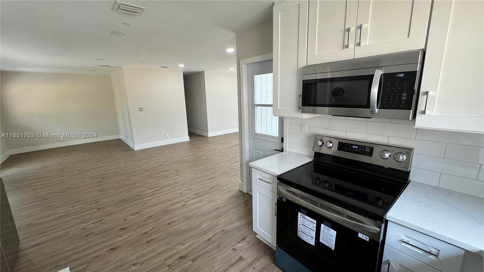 HILLMONT MIDDLE RIVER VIS - Residential Lease