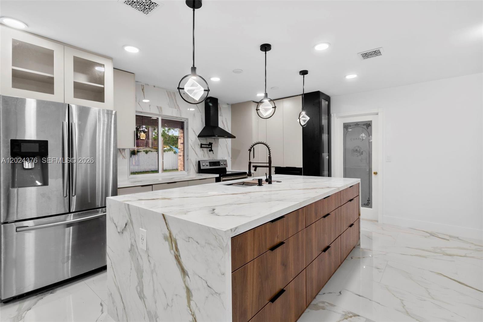 MIRROR LAKE ESTATES SEC F - Residential