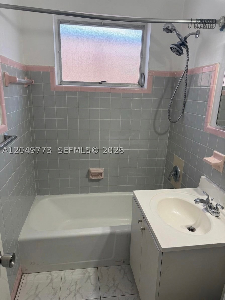 HIALEAH 3RD ADDN - Residential