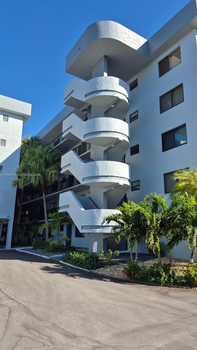CARLISLE AT HAMPTONS WEST - Residential