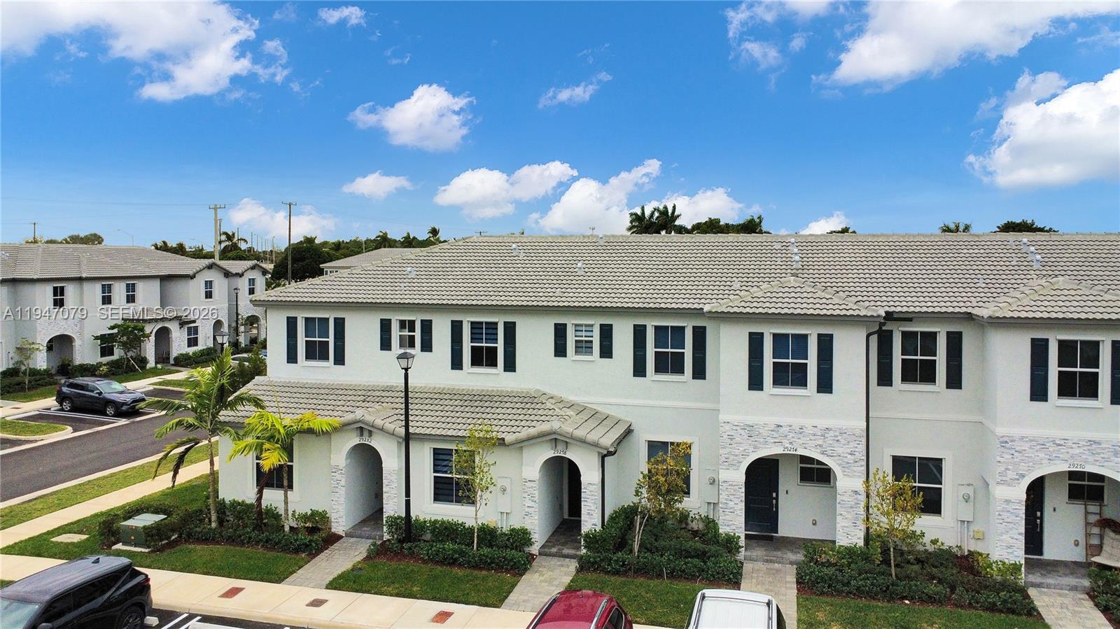 CEDAR POINTE - Residential