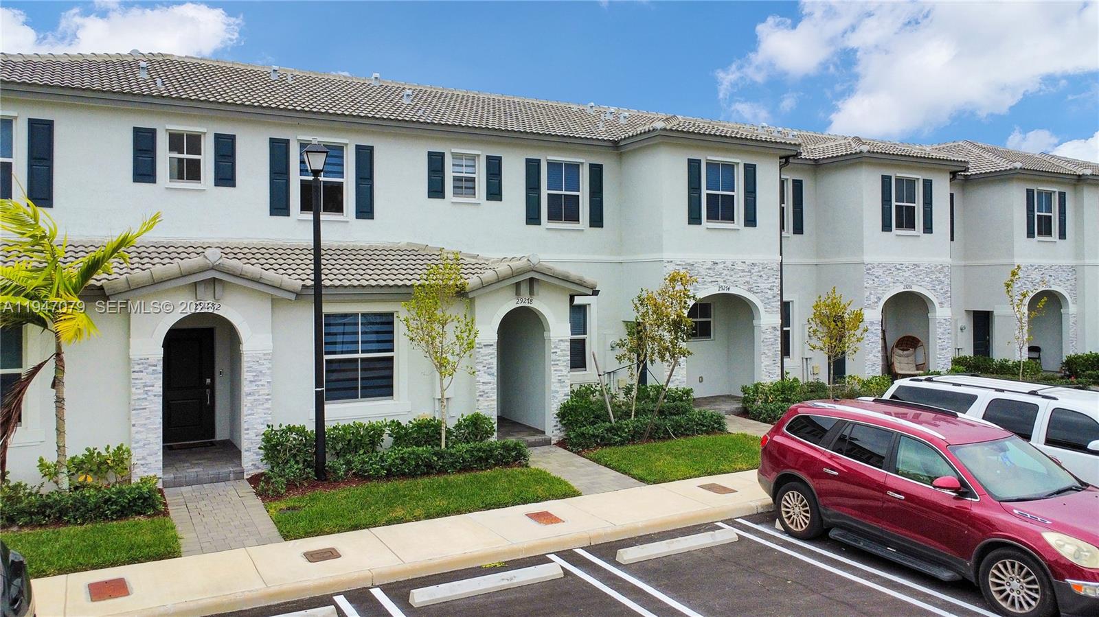 CEDAR POINTE - Residential