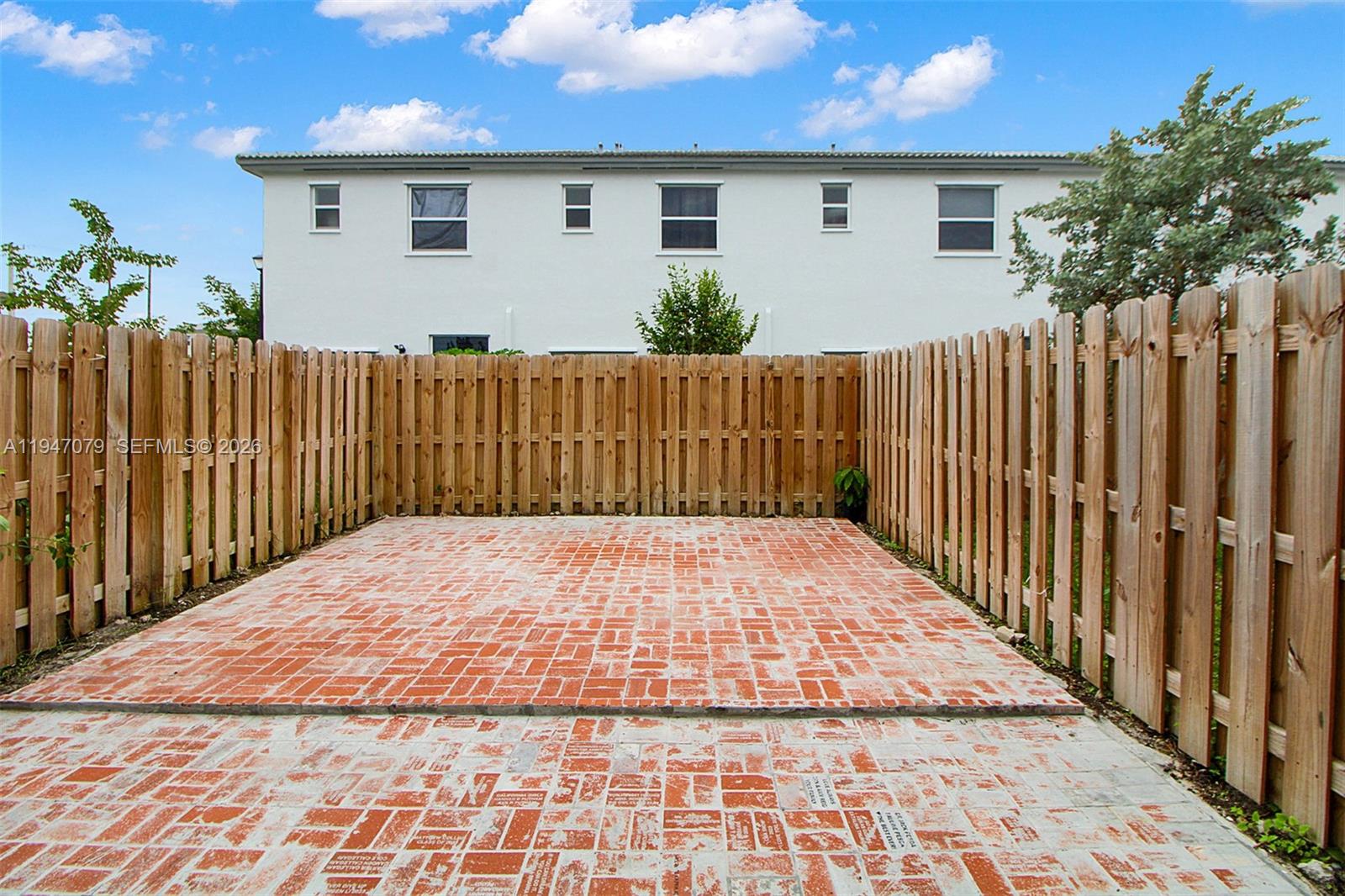 CEDAR POINTE - Residential