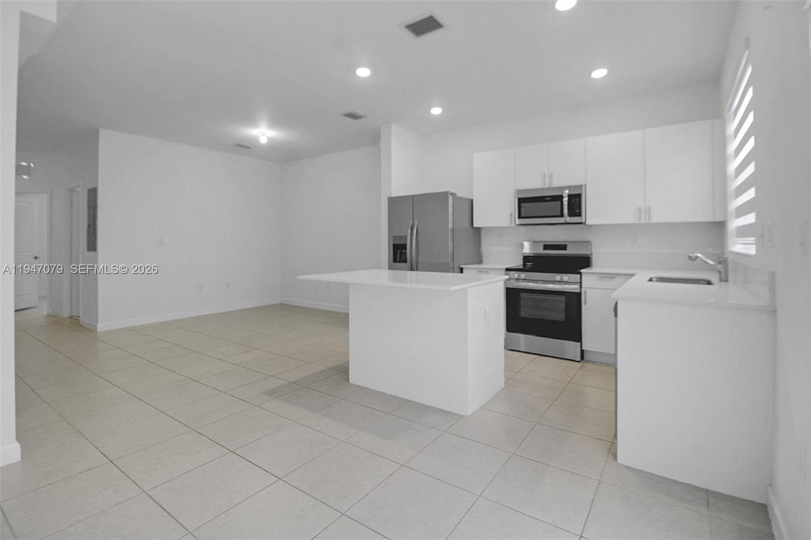 CEDAR POINTE - Residential