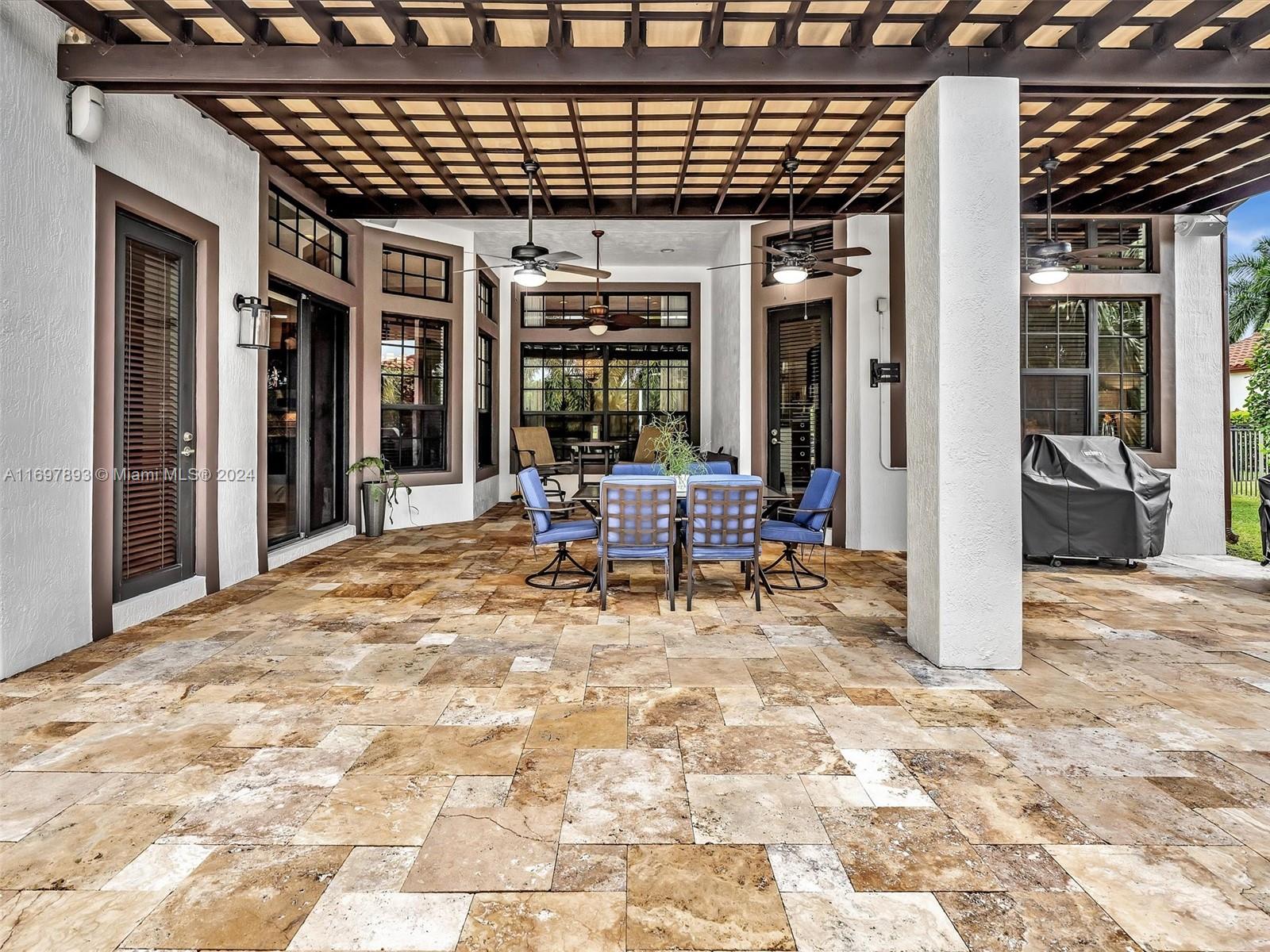 MONTERRA-ESTADA - Residential