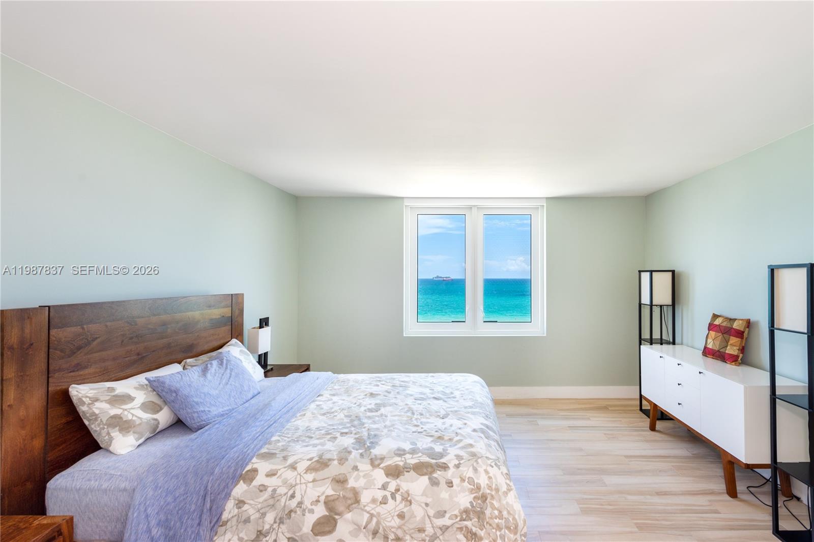 RONEY PALACE CONDO - Residential
