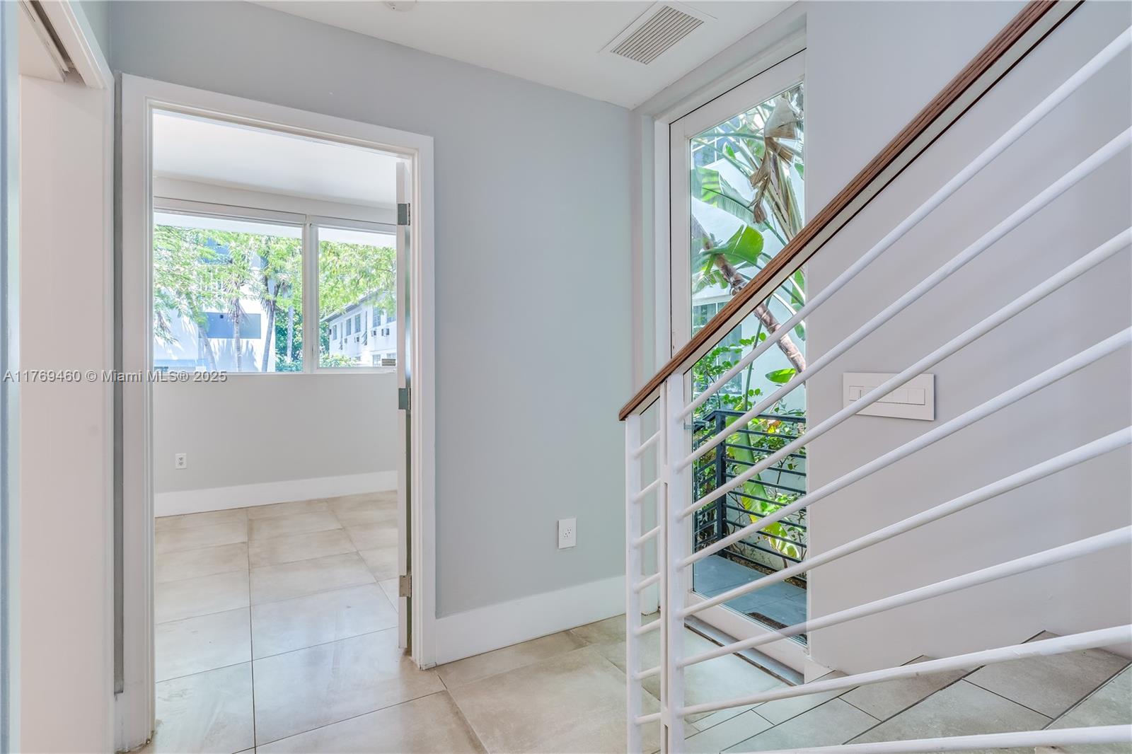 ESSENZA AT 1410 EUCLID CO - Residential Lease