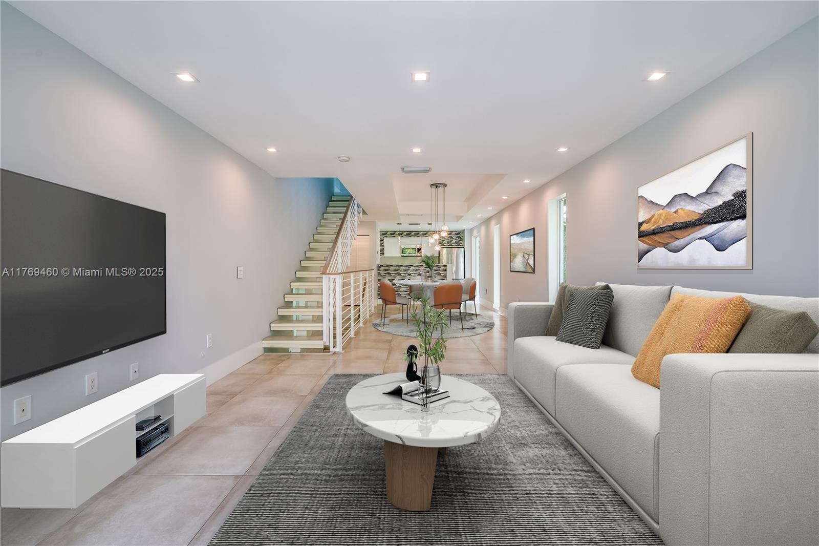 ESSENZA AT 1410 EUCLID CO - Residential Lease